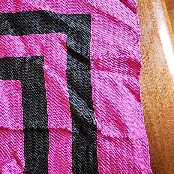 ⚡️5 For $10⚡️Perry Ellis and Adolpho vintage large (almost) square scarves - Picture 5 of 6